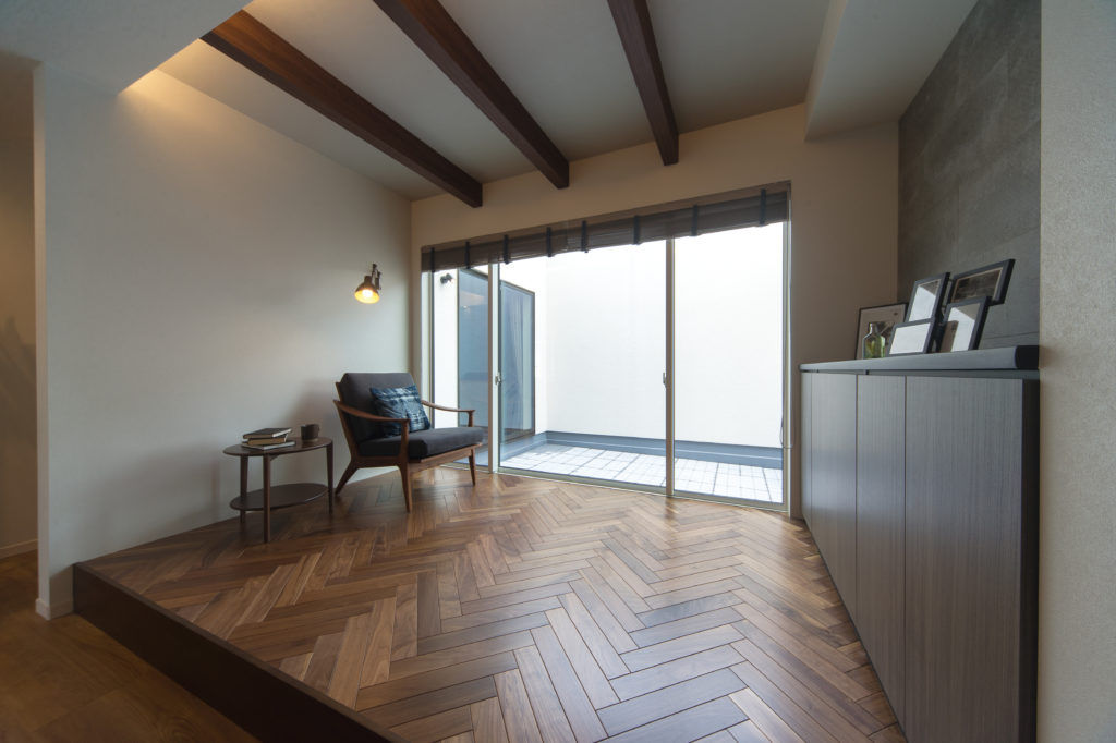 リゾートホテルのようなステップフロアのある家 アイ工務店 Hug Hug住宅展示場